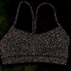 LuLu 🍋 Nulu Y Bra Size 6!!!